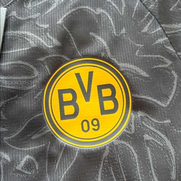 Puma Black and Yellow BVB 09 Graphic Tee size medium new tags - Picture 5 of 15